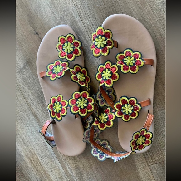 Shoes - Floral Embroidered Sandals